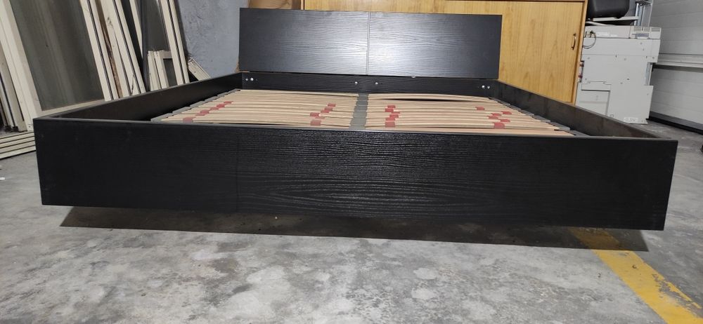 Cama como nova e Estrado