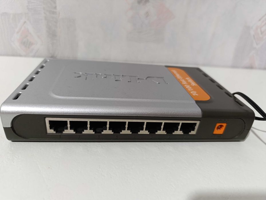 Коммутатор локальной сети (Switch) D-Link DES-1008D 8-портовый