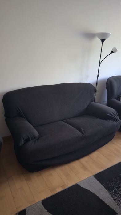 Sofá de 2 lugares + 2 Poltronas – 50€