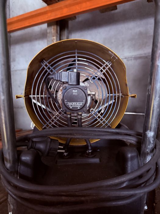 nagrzewnica olejowa master z odprowadzeniem spalin