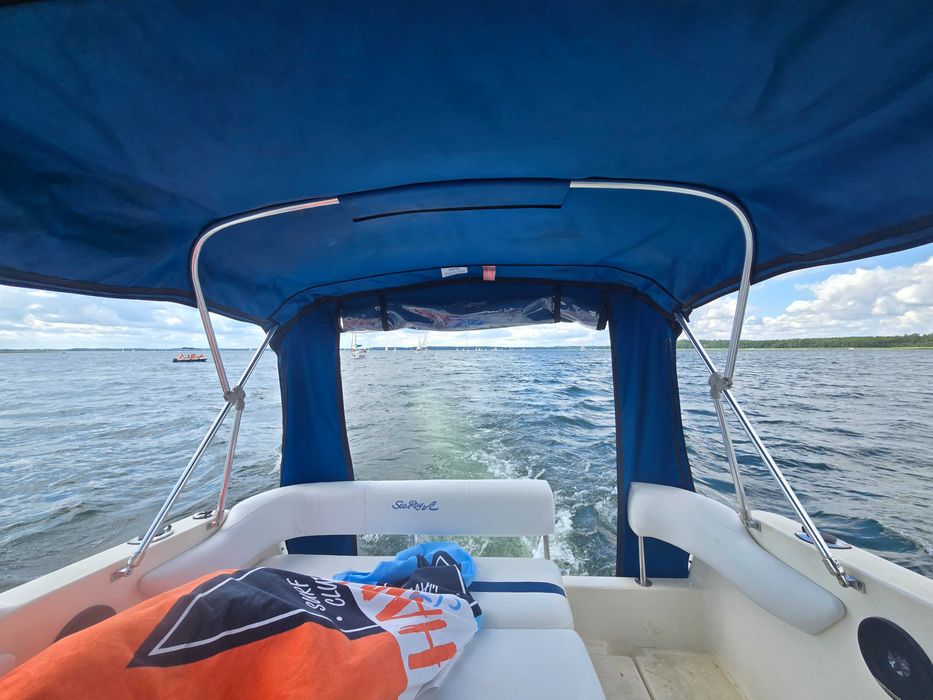 Jacht motorowy motorówka Sea Ray Sundancer 230 V8 5,0 Mercruiser Alpha