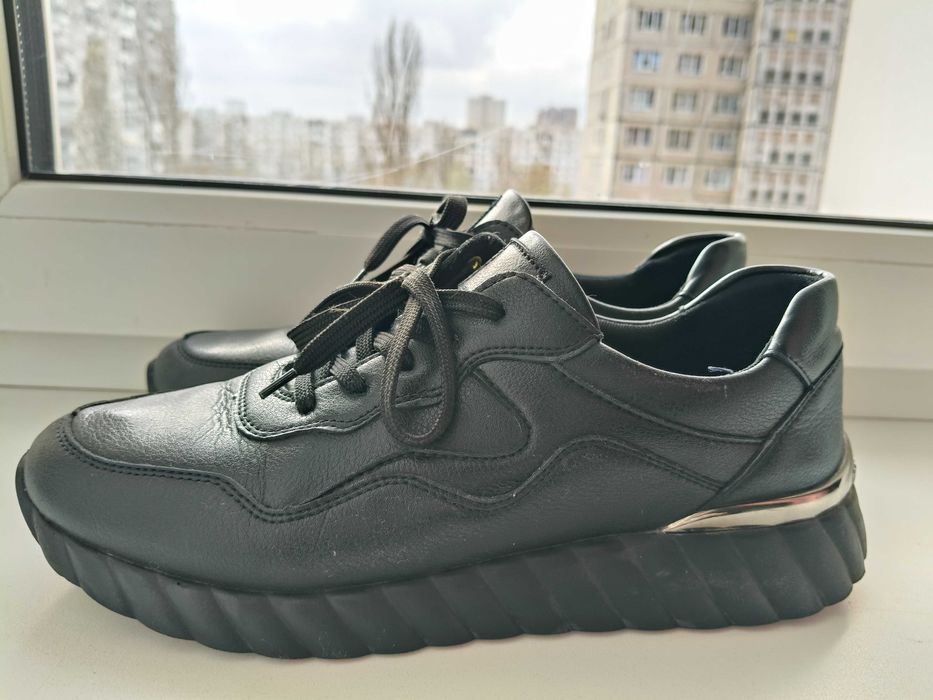 Кросівки шкіра Remote р 40