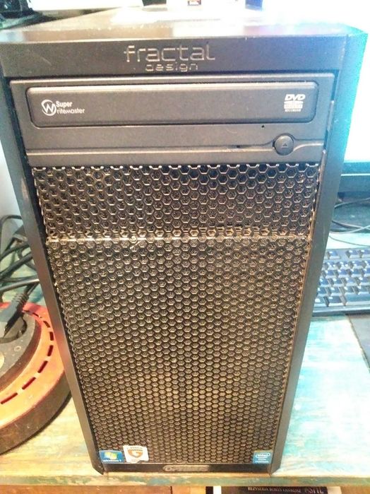 Czarny komputer OPTIMUS retro z oryginalną plombą gwarancyjną i Win 7