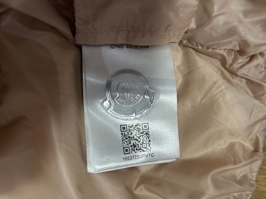 Куртка ,пуховик Moncler