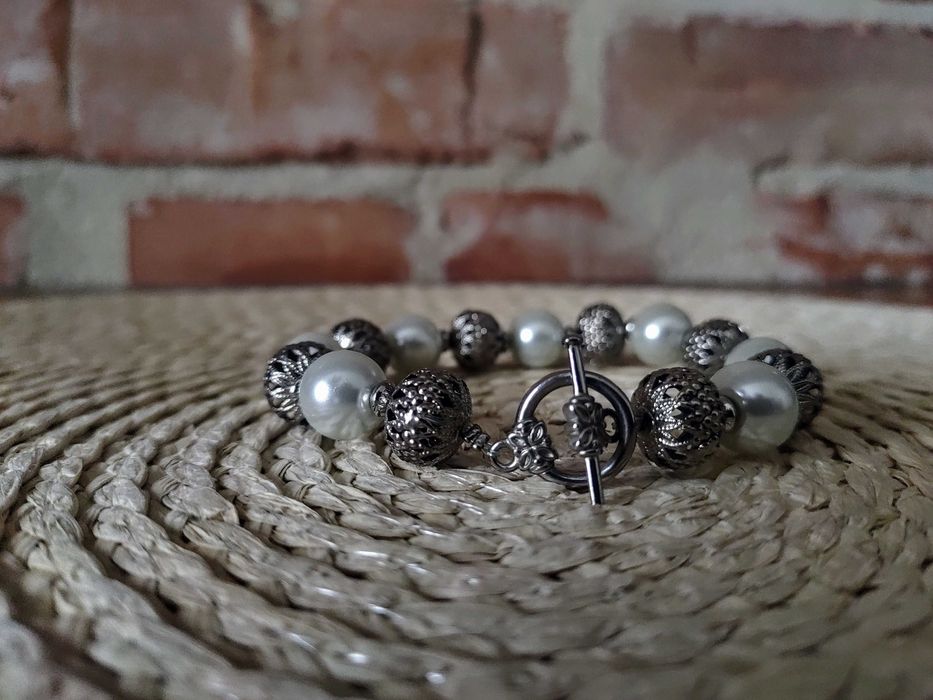 Niepowtarzalna bransoleta damska