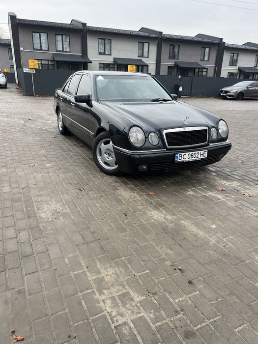 Продам мерседес 210 в гарному стані !