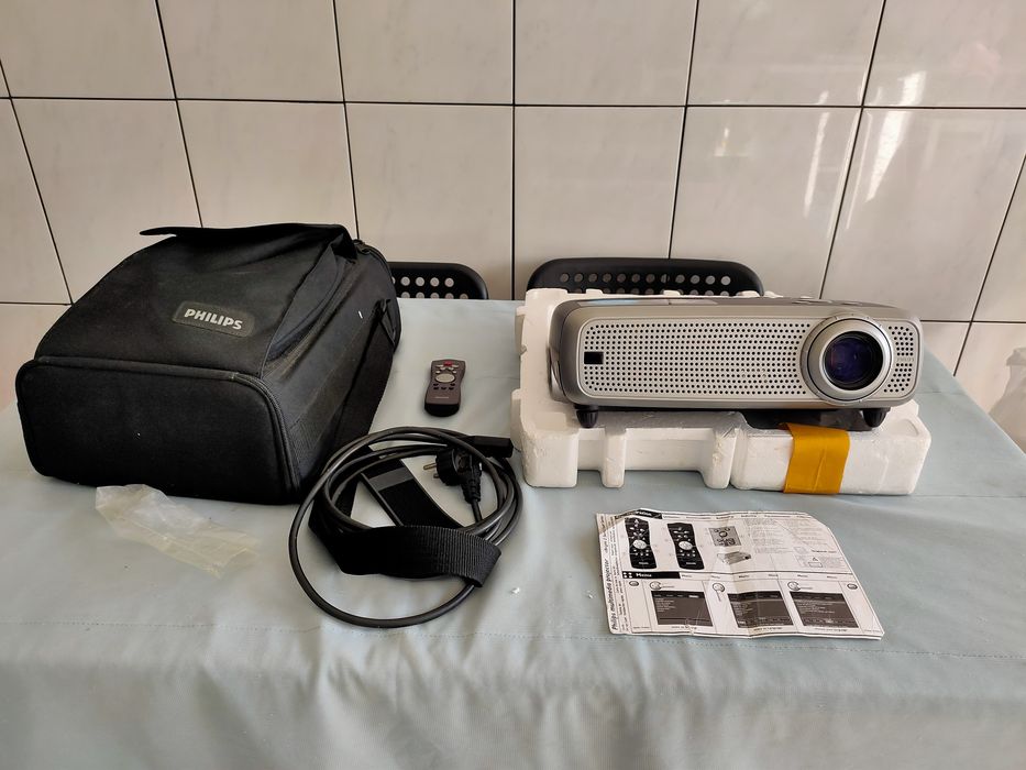 Philips Multimedia Projector with Remote Control | As New430050300459100163