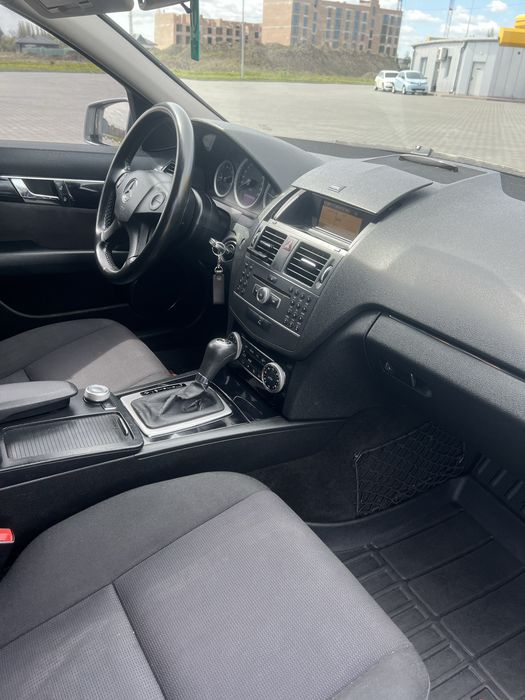 Mercedes-Benz C-Class 2010