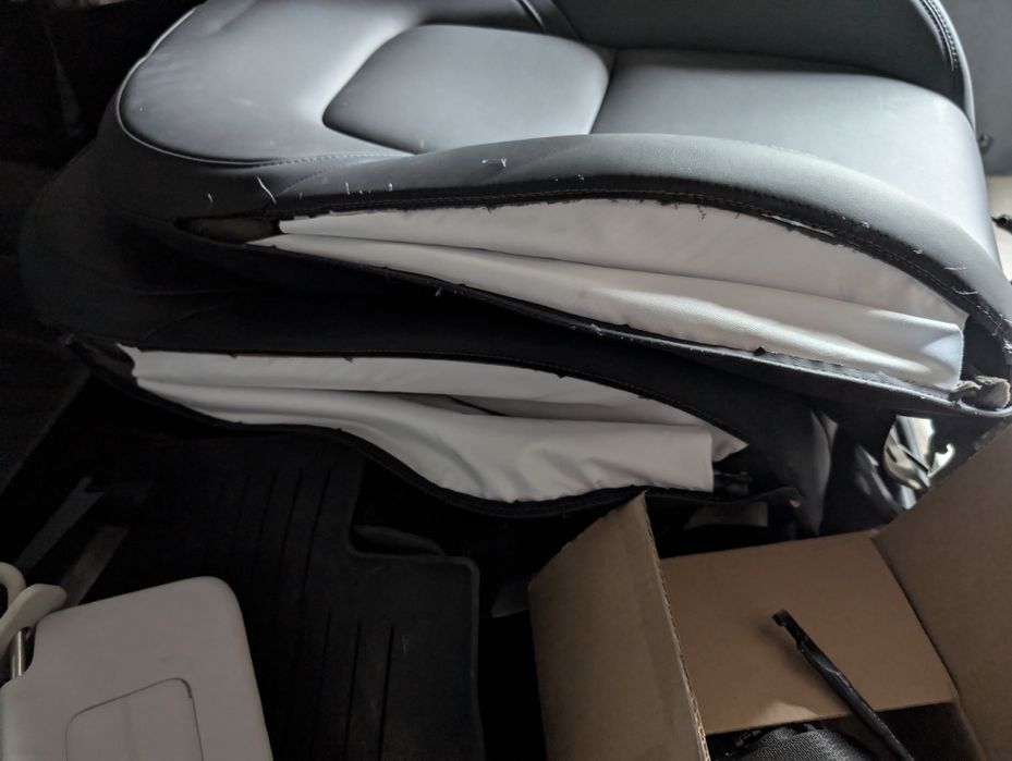 Сидіння тесла модел Y 2023 року під роботу