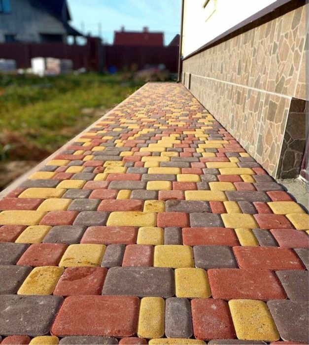 Вкладання бруківки та Та встановлюємо Поребрик