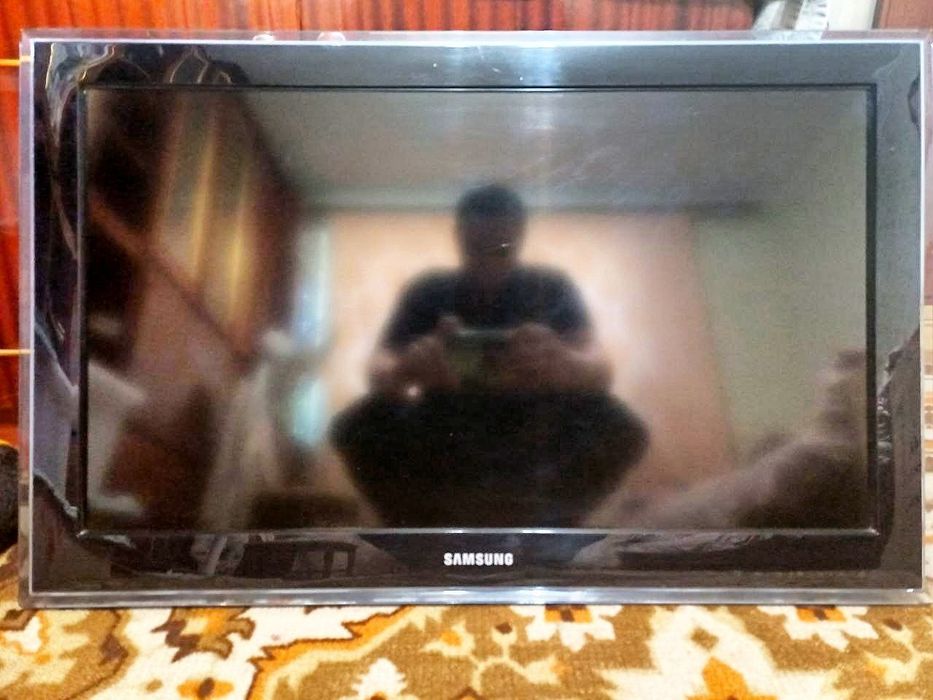 Samsung LE32D551K2WXUA  32 дюйма (ЖК/LCD монитор/телевизор)