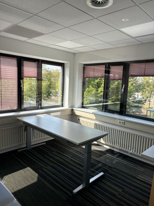 Biurko elektryczne Steelcase Wysokie