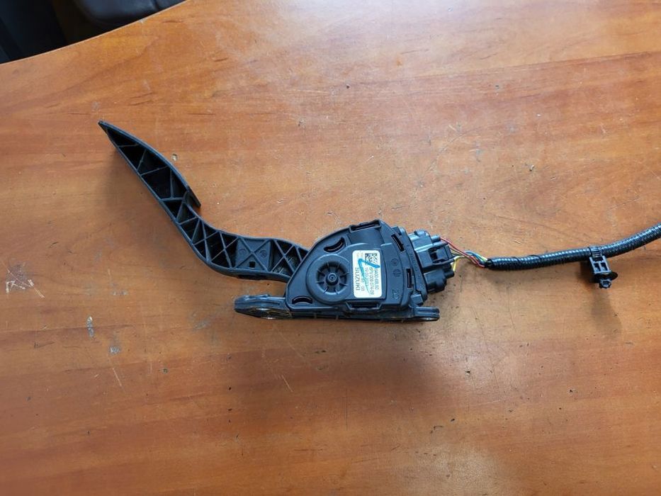 PEDAŁ GAZU POTENCJOMETR SUZUKI SWIFT 49400-68L50