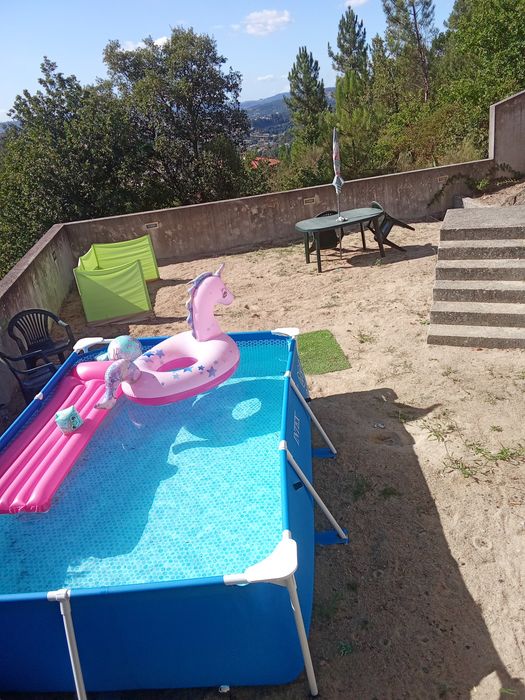 Arrenda se quarto para férias ou ao mês.