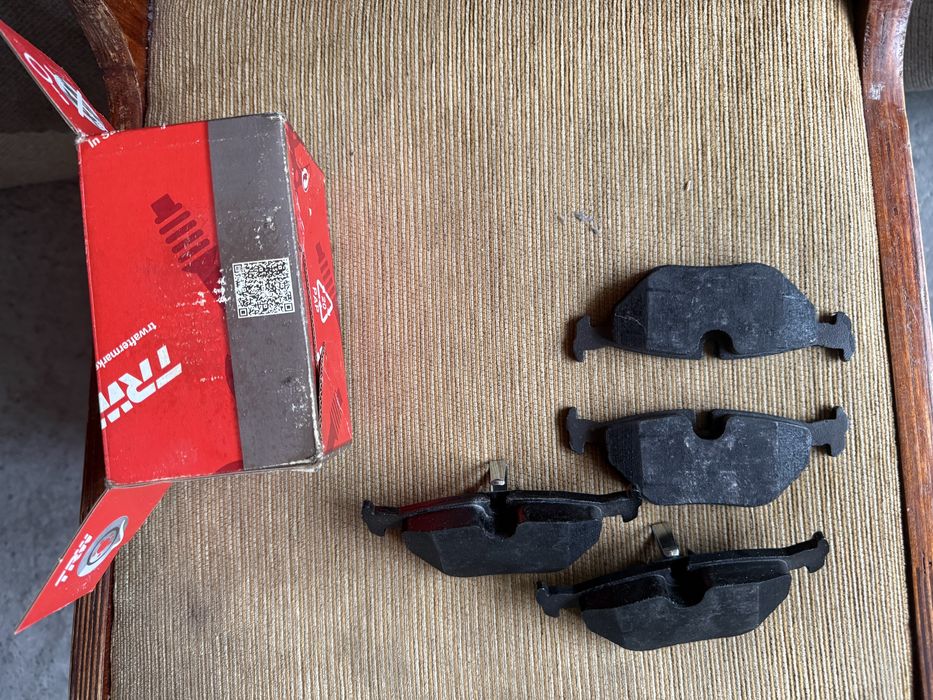 Паливний насос на двигун М47N , тормозні колодки на E46 нові