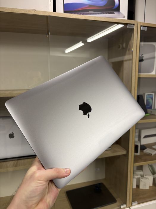 Macbook Air 2020 M1 8/256, дешево, дуже класний макбук