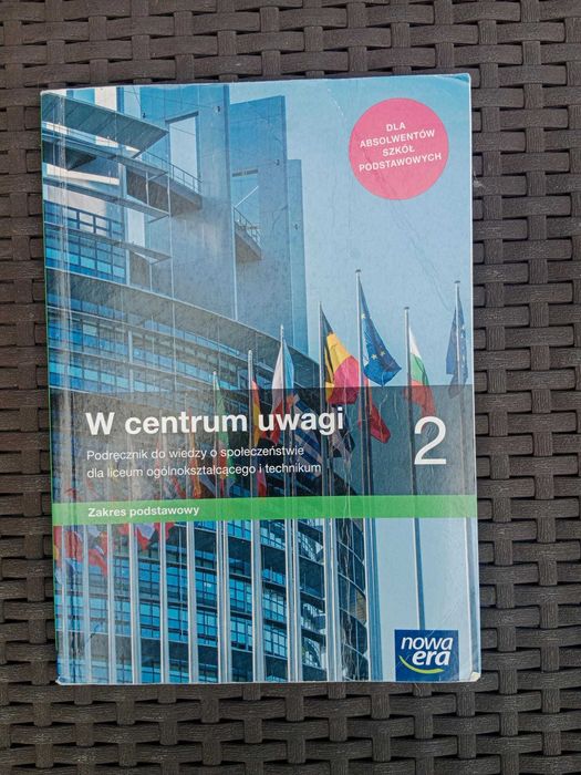 Podręcznik W centrum uwagi 2 WOS zakres podstawowy