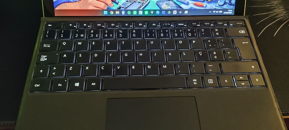 Microsoft Surface 7 Pro com teclado, como novo