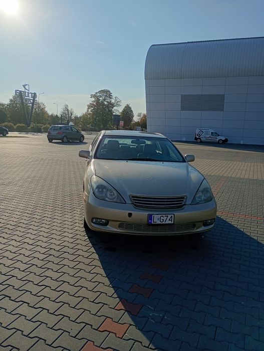 Lexus ES