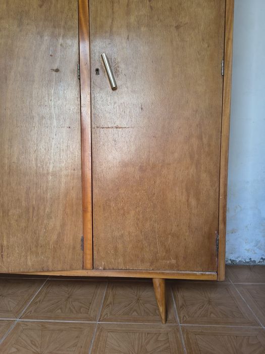 Roupeiro guarda roupa Madeira antiga