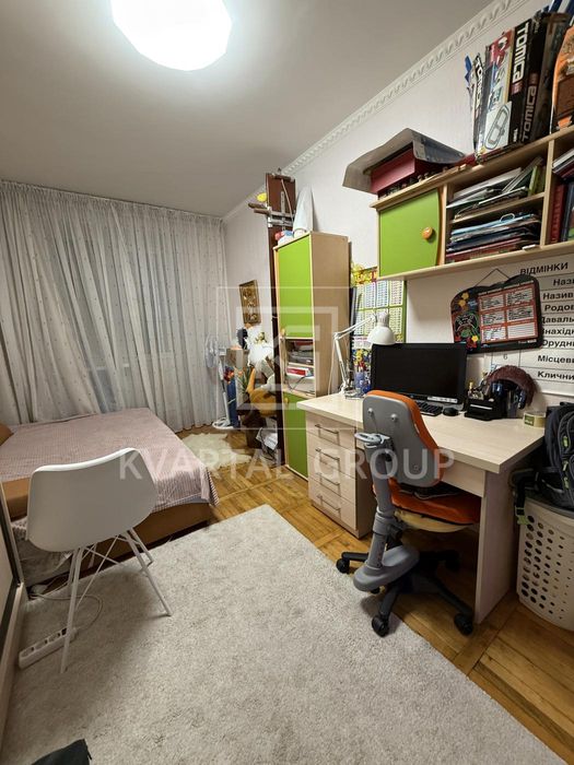 ПРОДАЖ З кімнатна квартира в центрі міста З ремонтом