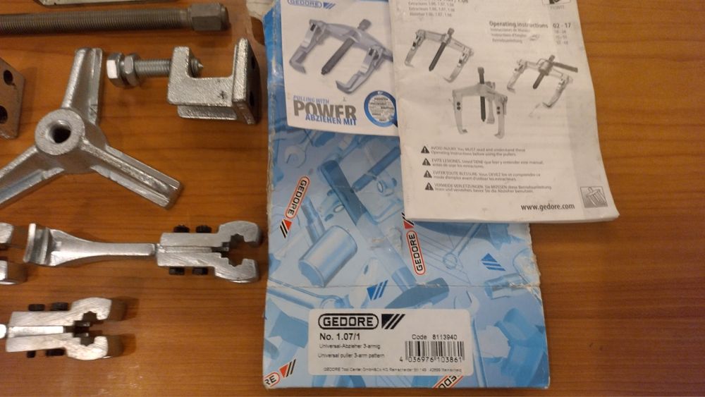 Saca polias / extrator de rolamentos Universal 3 Braços Gedore 1.07/1 (Completo na Caixa)
