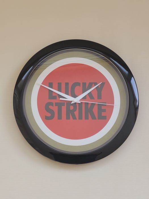 Настінний годинник Lucky Strike