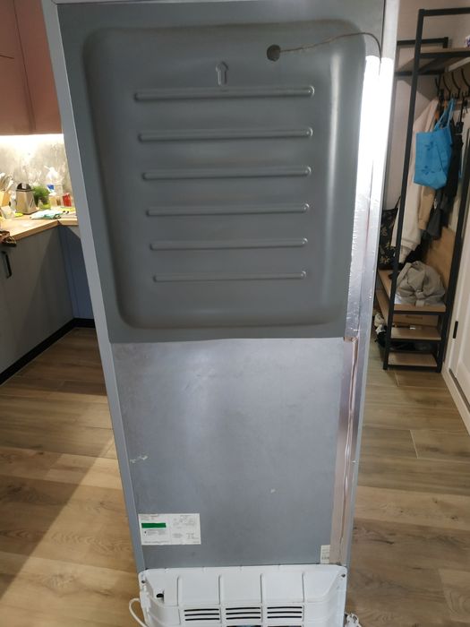Продам холодильник Whirlpool