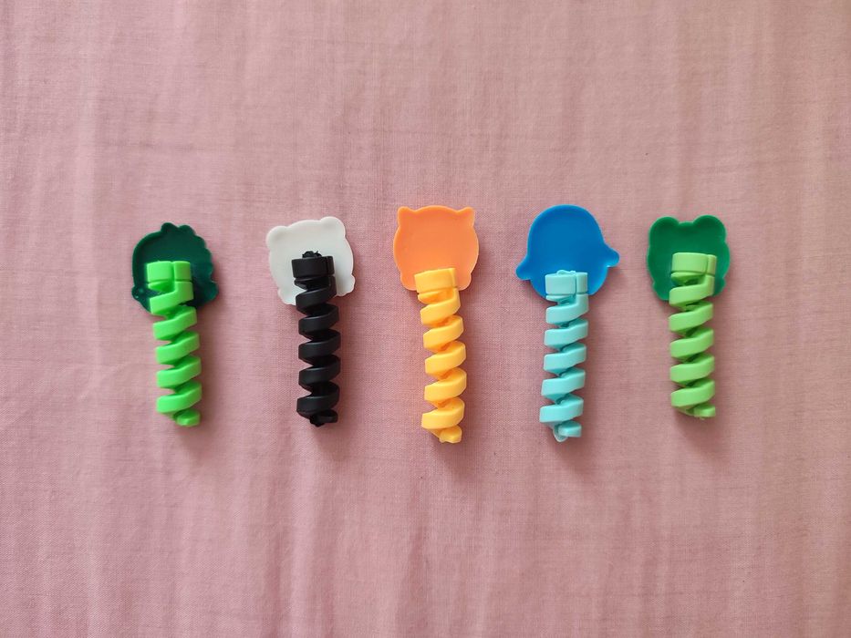 Защита для зарядного кабеля от заломов протектор прикольная игрушка