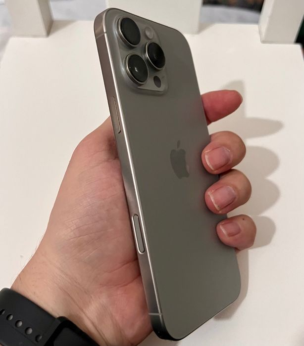 iPhone 16 Pro Max bateria a 98% Factura e garantia