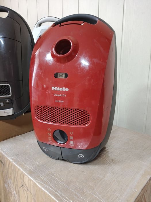 *Miele* пилесос з Німеччини