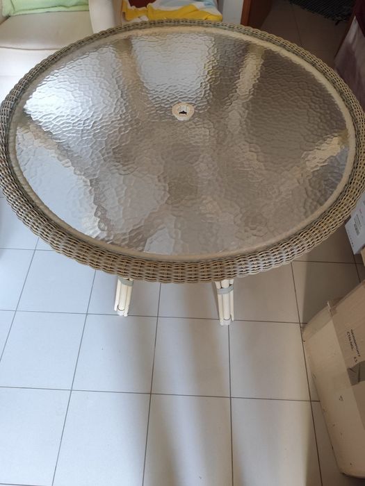 Mesa de jardim redonda