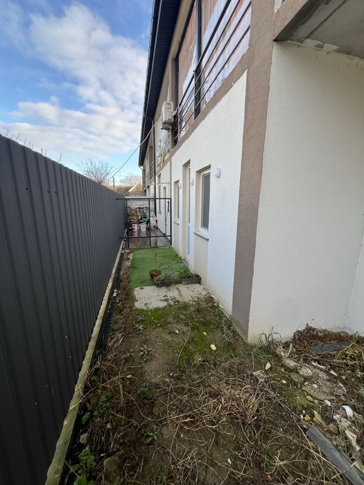 Боярка продам квартиру первый этаж с двориком 35м2