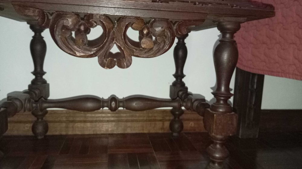 Conjunto de 2 mesas de cabeceira rústicas e 1 cómoda