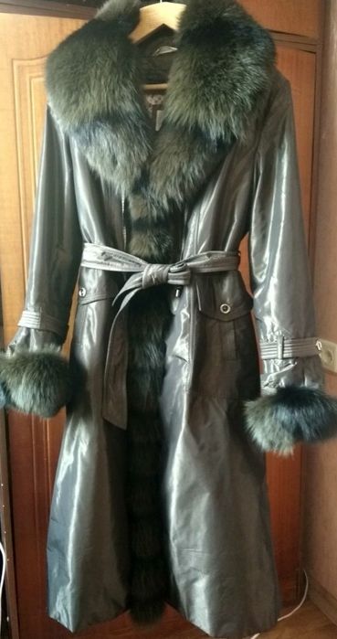 Зимнее пальто женское 50-52. Подстежка натуральный мех. Люкс качество.