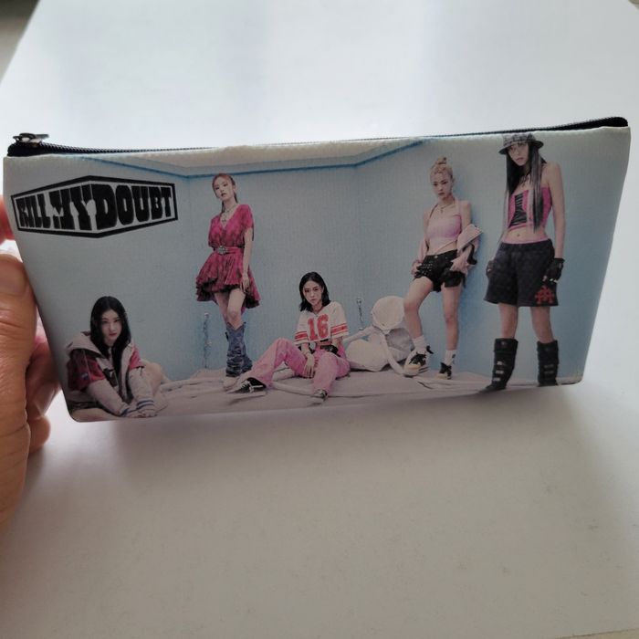 Продам пенал-косметичку K-pop