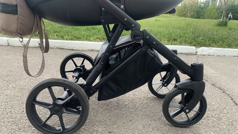 Продам коляску Viva Mikrus