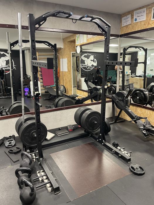 Bramka treningowa / Power Rack z drążkiem – solidna konstrukcja!