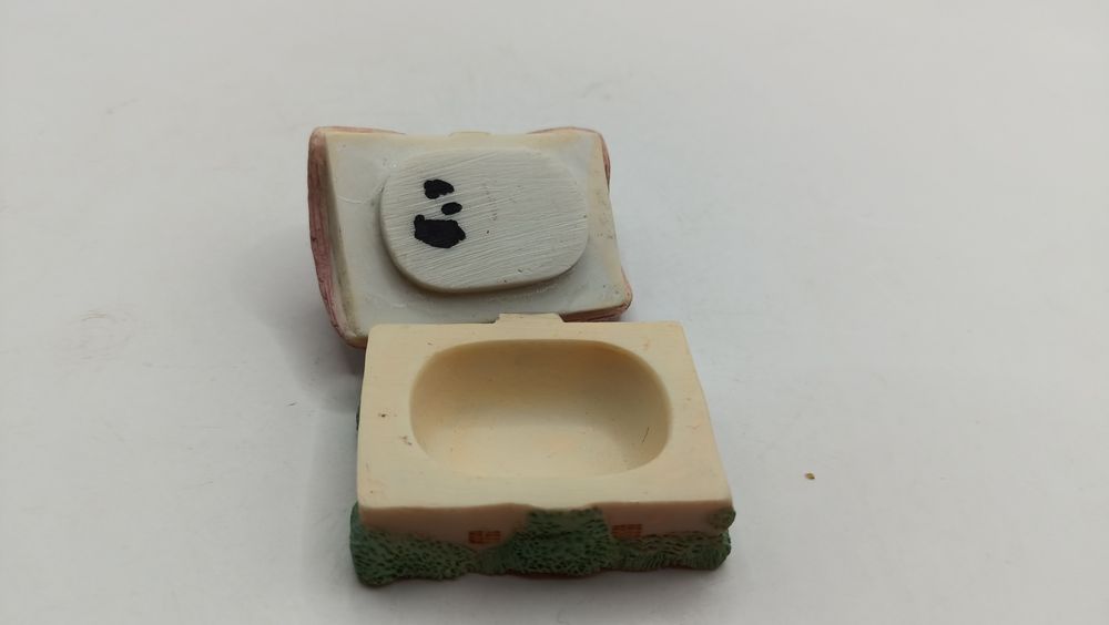 Mały domek puzderko dekoracja figurka