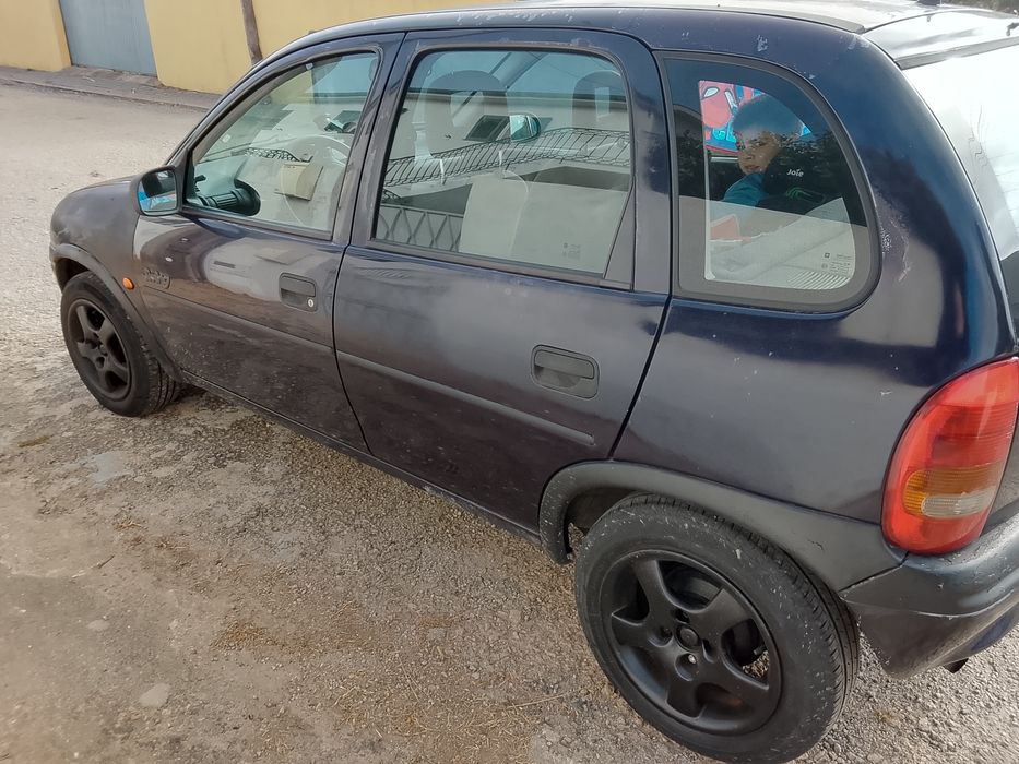 Opel Corsa B 1.2 por apenas 665€ oferta da passagem de nome
