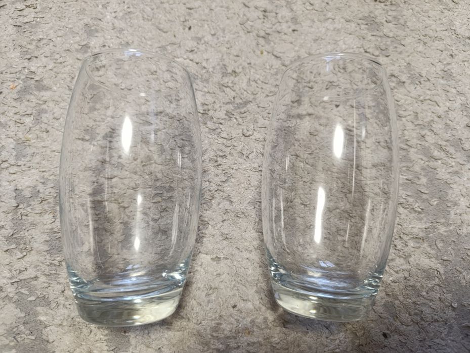 2 великих стакани