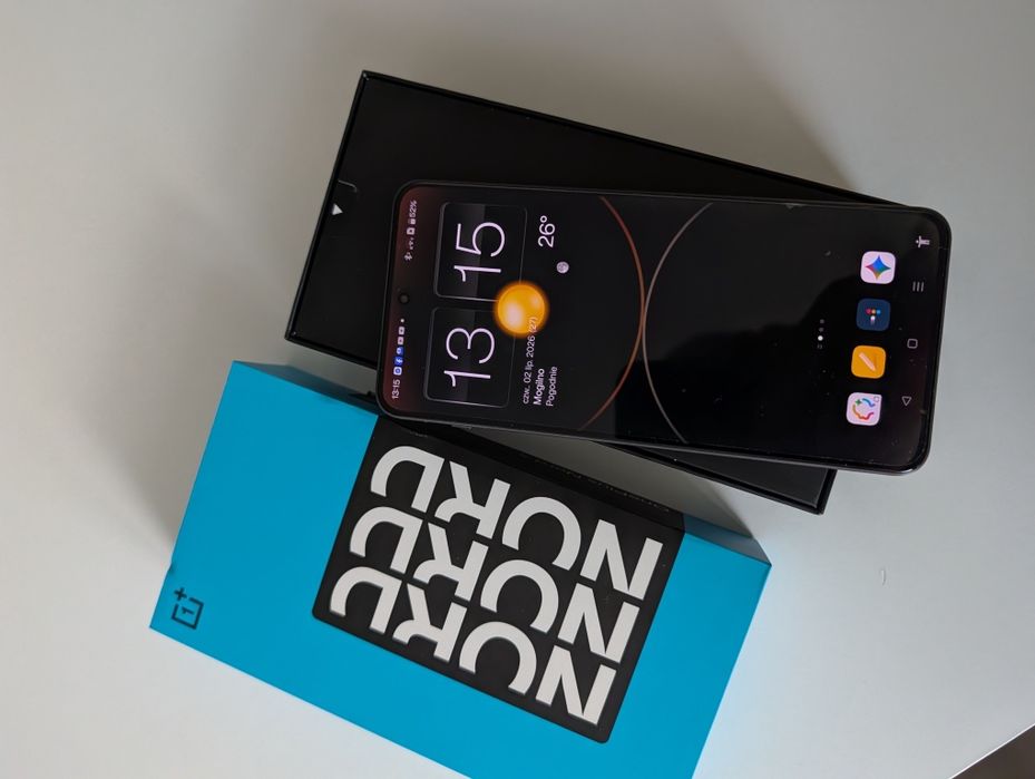 One Plus Nord 4 . Telefon+ akcesoria