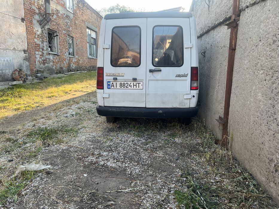 Renault rapid без двигуна і кпп