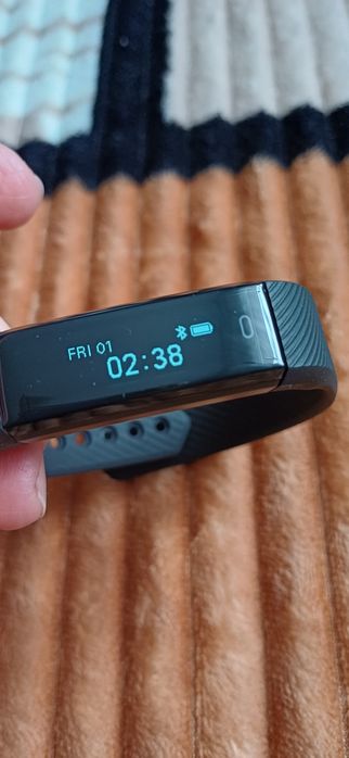 Фитнес-трекер ACME ACT101 Activity Tracker. 
Он отслеживает шаги, расс