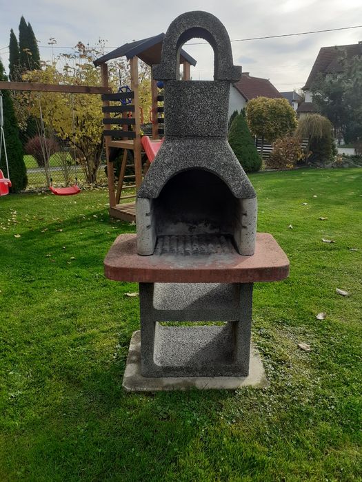 Gril betonowy  bardzo ładny