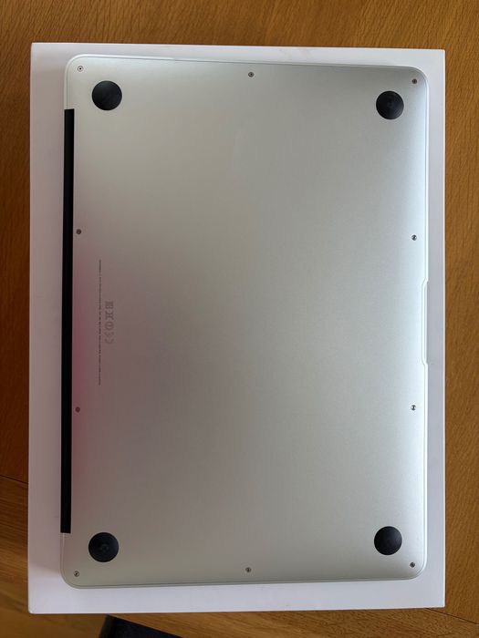 MacBook Air 13,3 cala, Intel Core i5 1,4 GHz/4GB/128GB