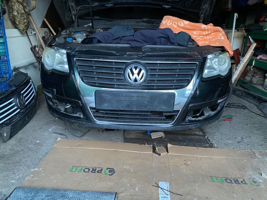 Продам передній бампер пасат б6