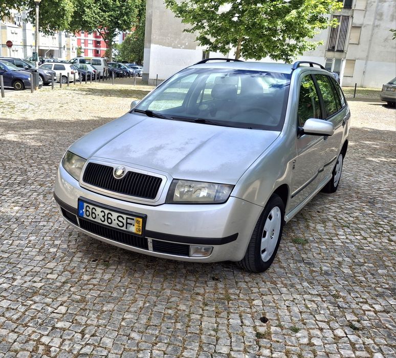 Skoda Fabia 1.4i 16v C/AC Nacional 01