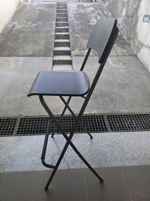 Cadeiras altas tipo bar