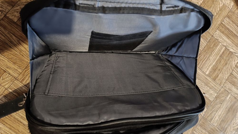 Продам портфель под документами и ноутбук